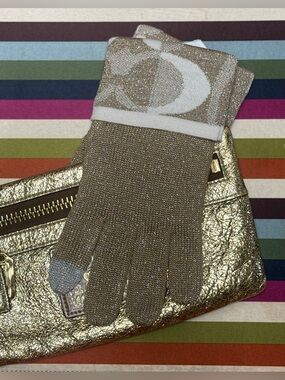 NWT Coach Metallic Signature Knit Gloves – Champagne Gold